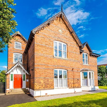 Supersized Studio In Chester Luaran gambar